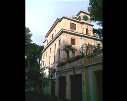 Roma - Via Baldassarre Peruzzi (Aventino/Circo Massimo)