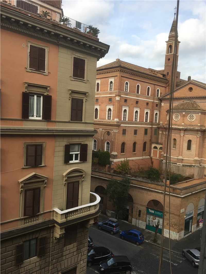 Roma - Via Angelo Poliziano (Colosseo) 